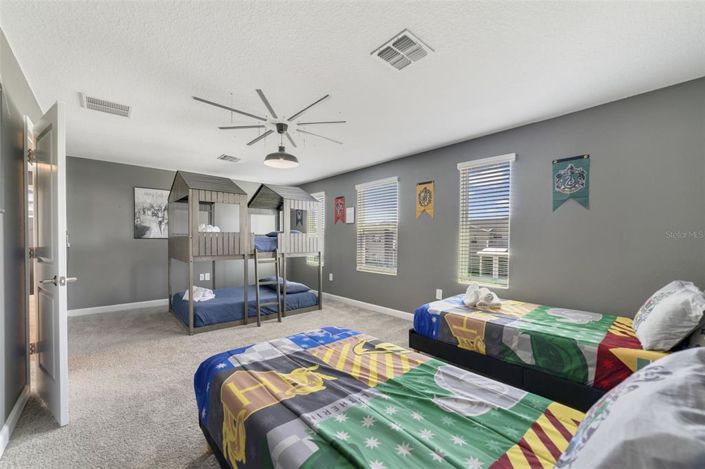 Image No.20-8 Bed Property for sale