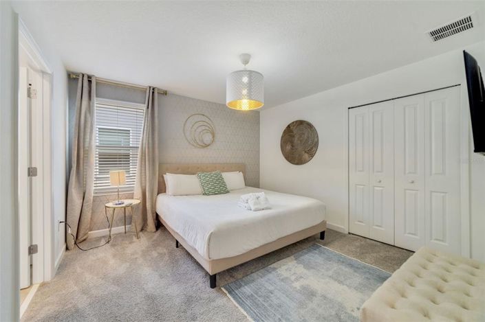 Image No.23-8 Bed Property for sale