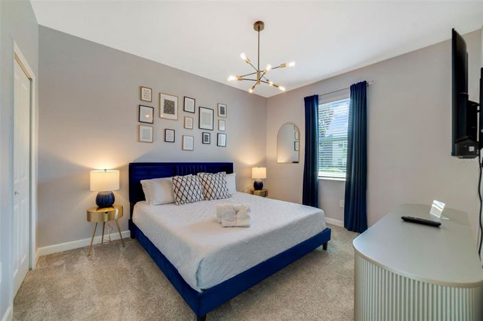 Image No.6-8 Bed Property for sale