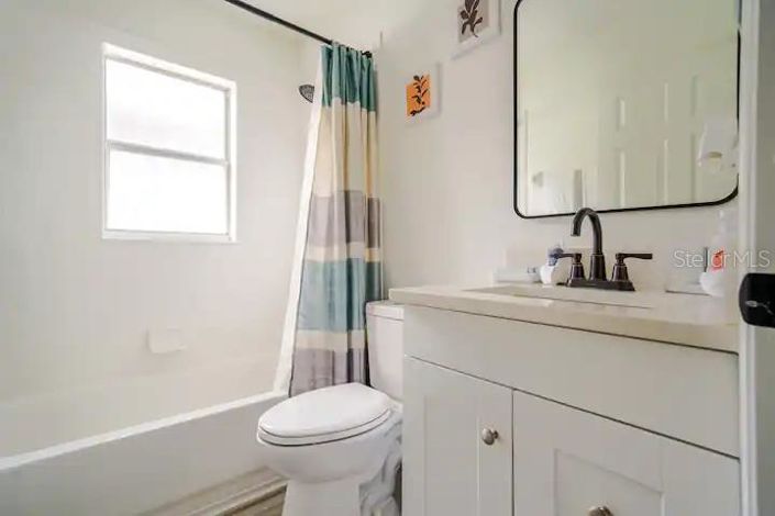 Image No.24-3 Bed Property for sale