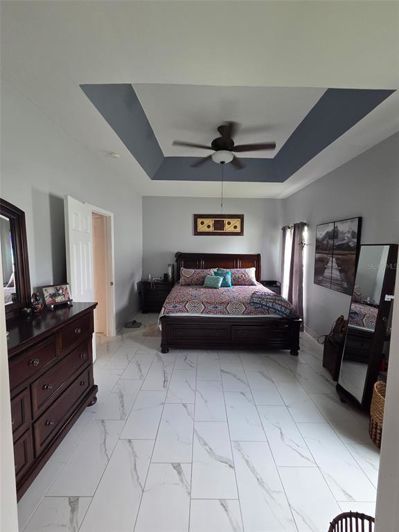 Image No.17-4 Bed Property for sale