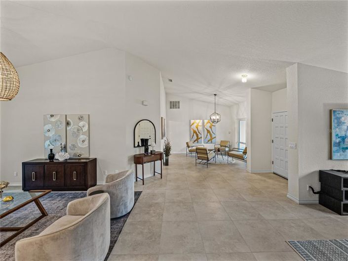 Image No.7-3 Bed Property for sale