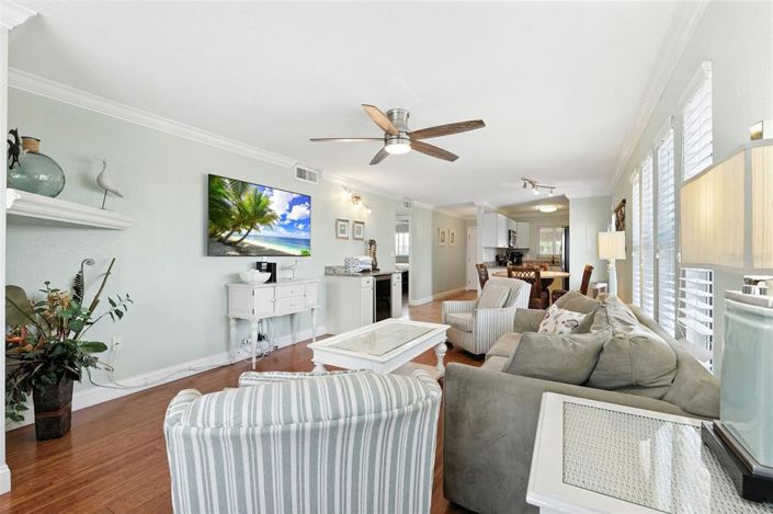 Image No.10-2 Bed Property for sale