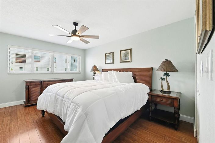 Image No.20-2 Bed Property for sale