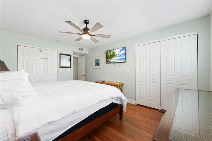 Image No.21-2 Bed Property for sale