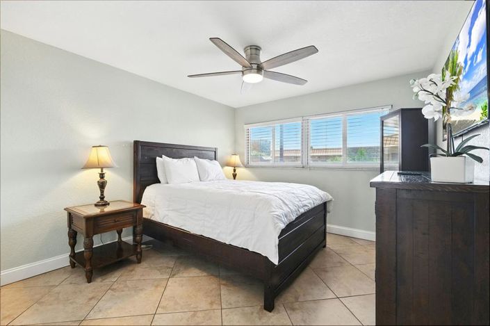 Image No.23-2 Bed Property for sale