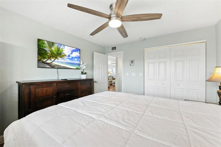 Image No.24-2 Bed Property for sale