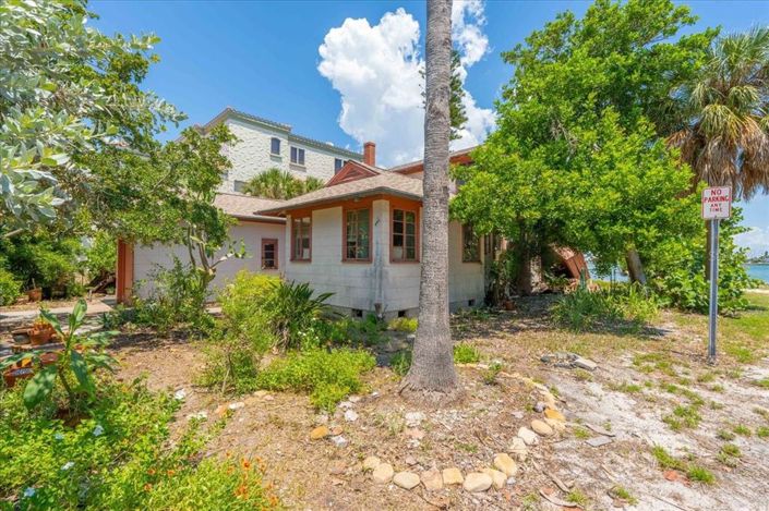 Image No.6-3 Bed Property for sale