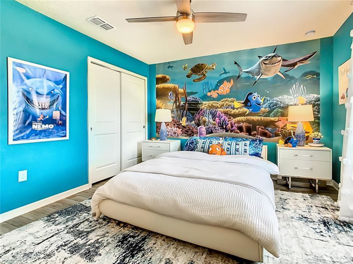 Image No.24-8 Bed Property for sale