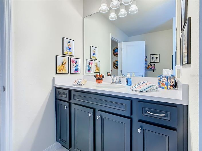 Image No.25-8 Bed Property for sale