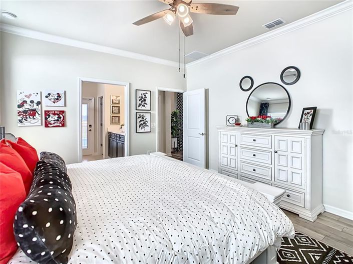 Image No.38-8 Bed Property for sale