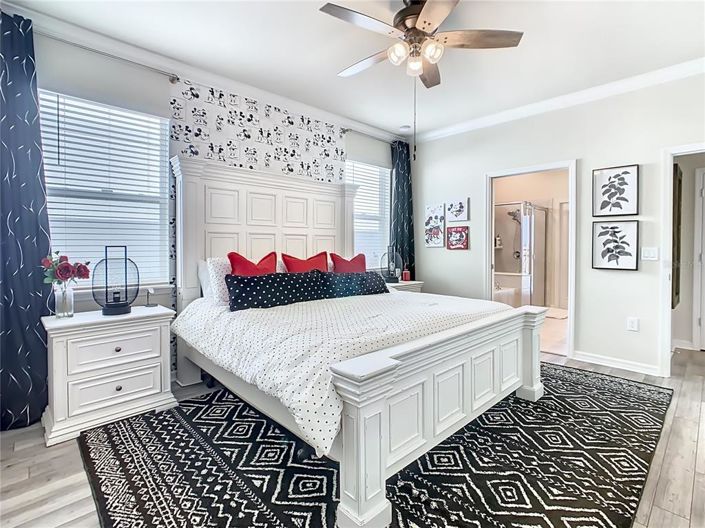 Image No.39-8 Bed Property for sale