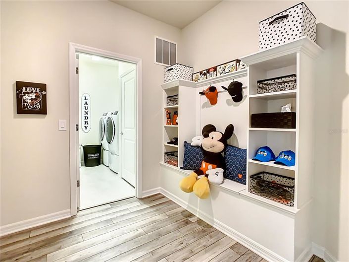 Image No.50-8 Bed Property for sale