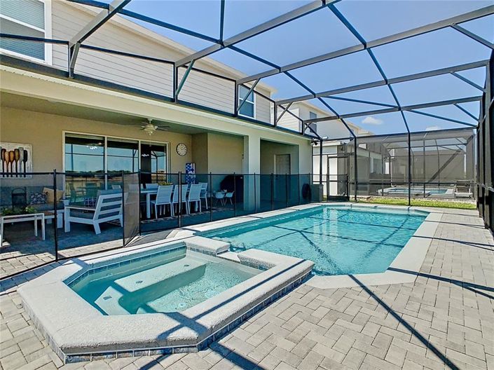 Image No.55-8 Bed Property for sale