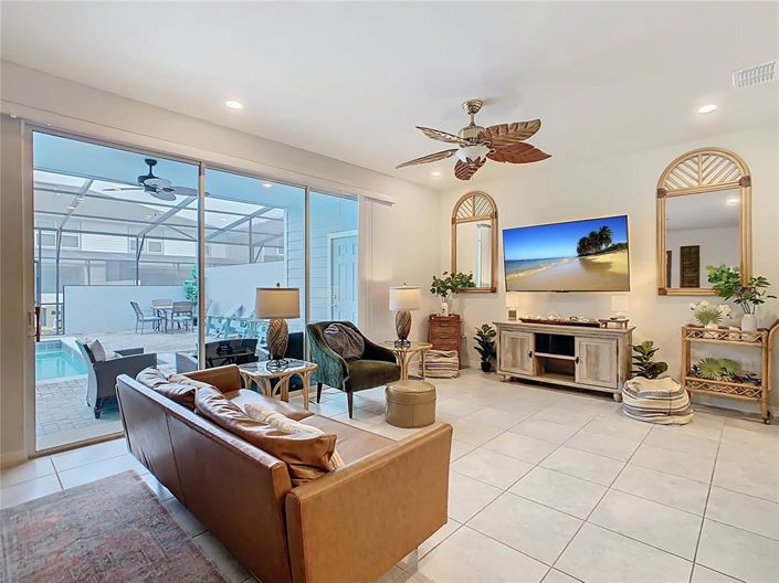 Image No.7-5 Bed Townhouse for sale