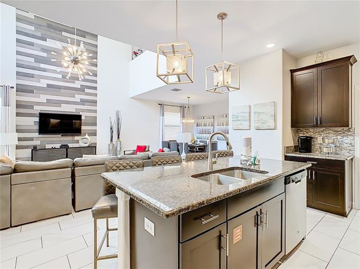 Image No.17-5 Bed Property for sale