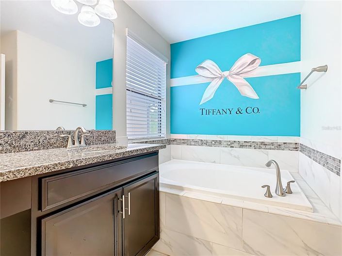 Image No.20-5 Bed Property for sale