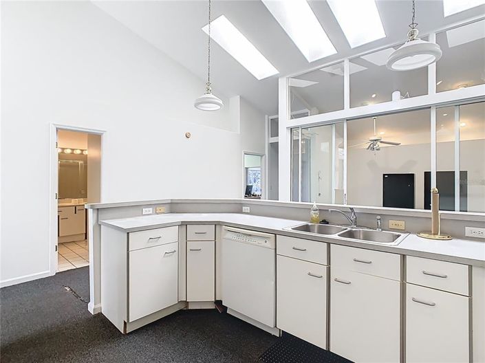 Image No.9-4 Bed Property for sale