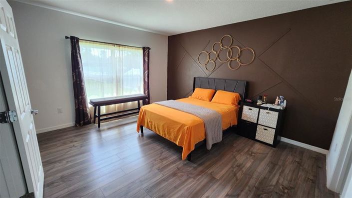 Image No.28-3 Bed Property for sale