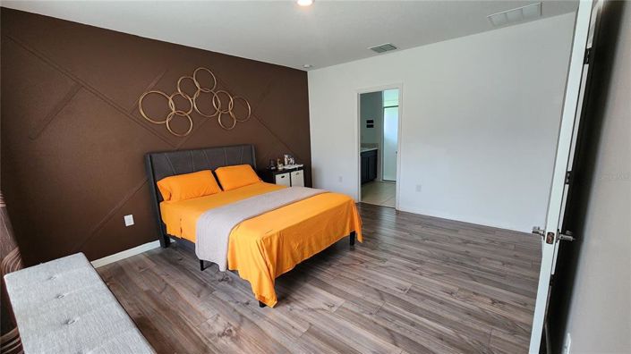 Image No.29-3 Bed Property for sale