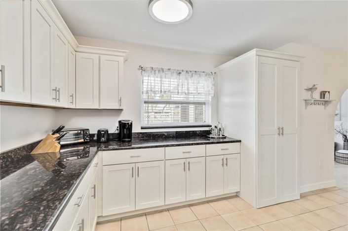 Image No.22-2 Bed Property for sale