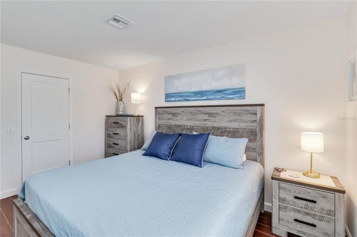 Image No.30-2 Bed Property for sale