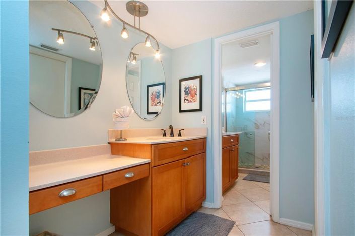 Image No.28-2 Bed Property for sale