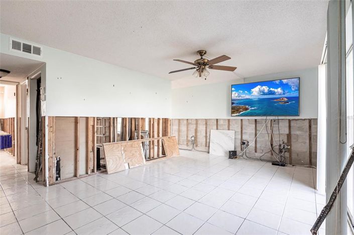 Image No.20-2 Bed Property for sale