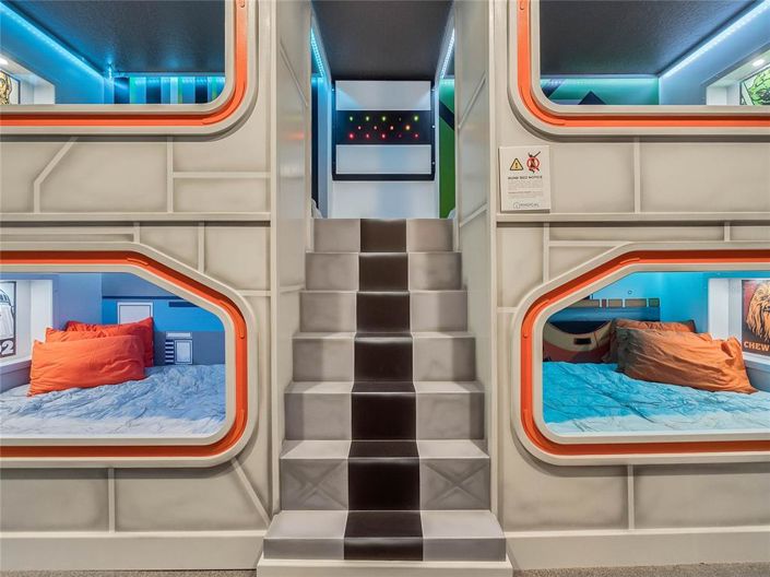 Image No.19-5 Bed Property for sale