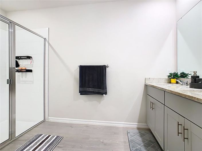 Image No.14-3 Bed Property for sale