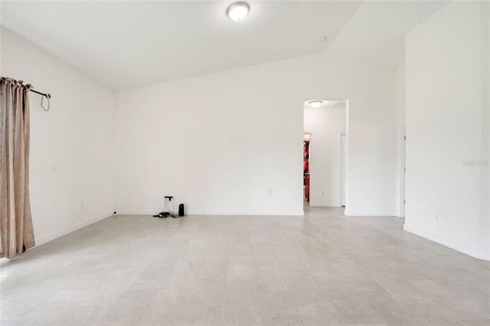 Image No.12-4 Bed Property for sale