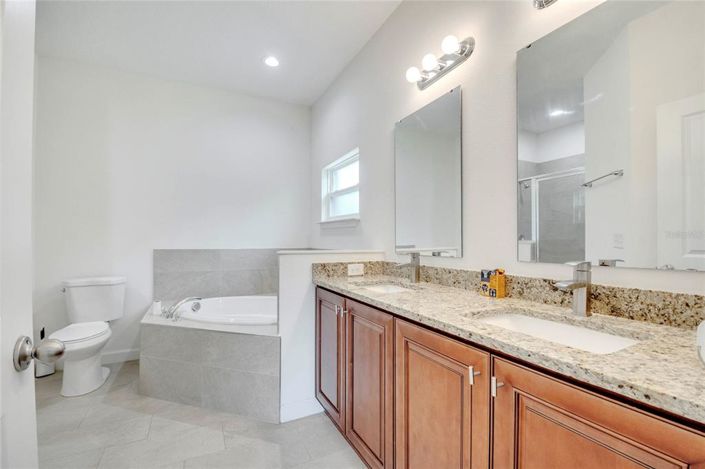 Image No.7-4 Bed Property for sale