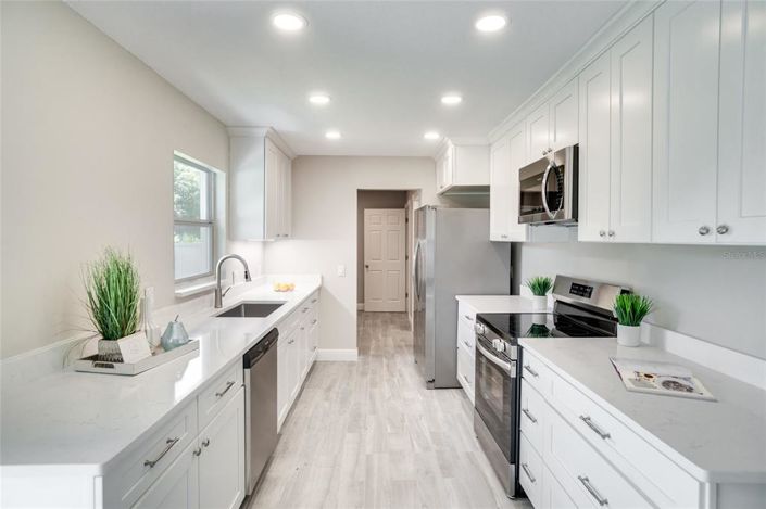 Image No.14-4 Bed Property for sale