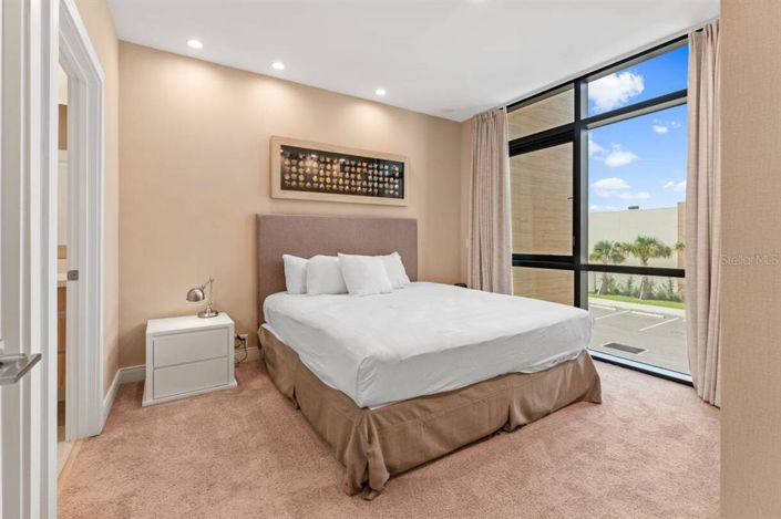 Image No.15-4 Bed Property for sale