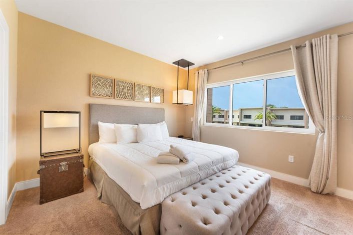 Image No.19-4 Bed Property for sale