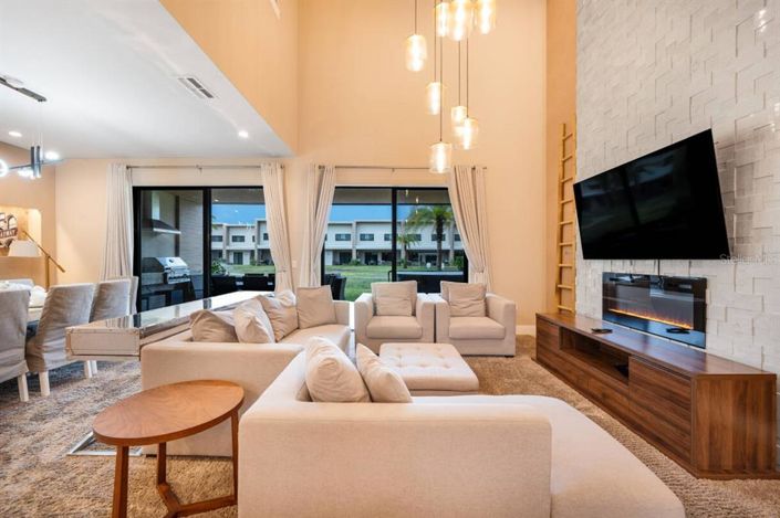 Image No.2-4 Bed Property for sale