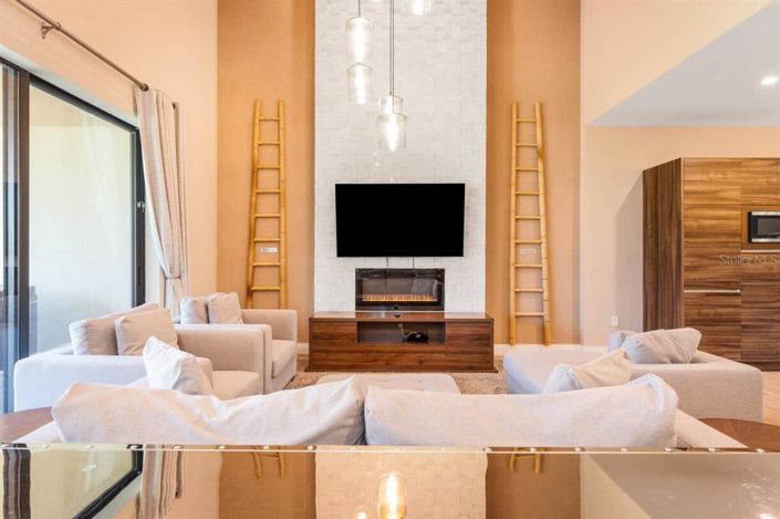 Image No.3-4 Bed Property for sale