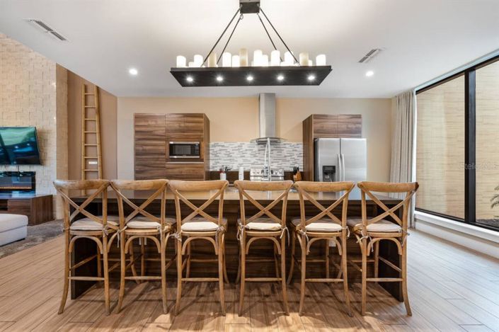 Image No.8-4 Bed Property for sale