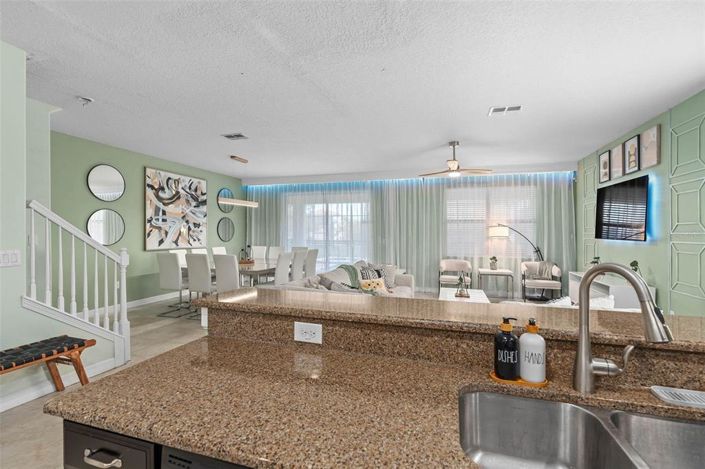 Image No.16-8 Bed Property for sale