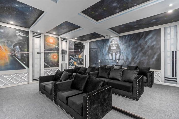 Image No.32-8 Bed Property for sale