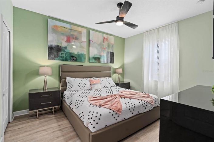 Image No.54-8 Bed Property for sale