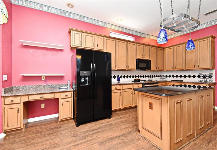 Image No.15-4 Bed Property for sale