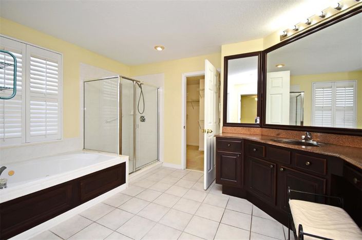 Image No.27-4 Bed Property for sale