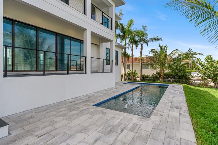 Image No.11-4 Bed Property for sale