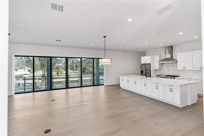 Image No.41-4 Bed Property for sale