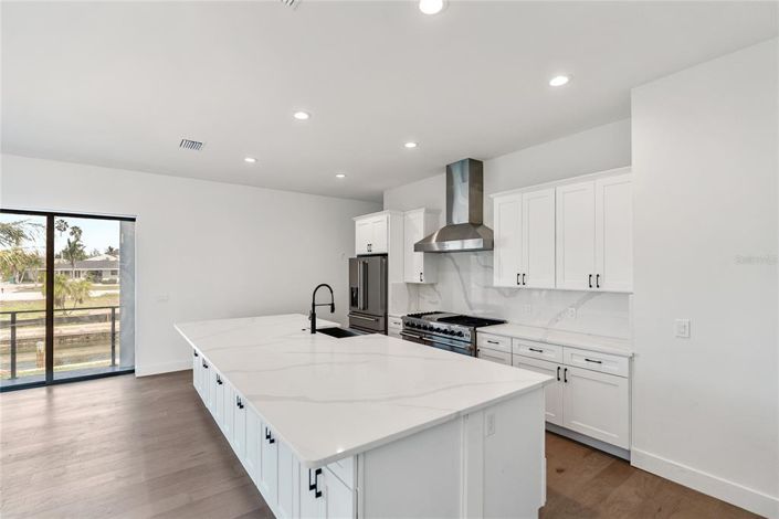 Image No.43-4 Bed Property for sale