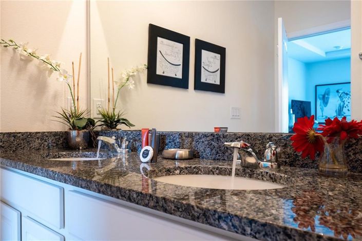 Image No.19-4 Bed Townhouse for sale