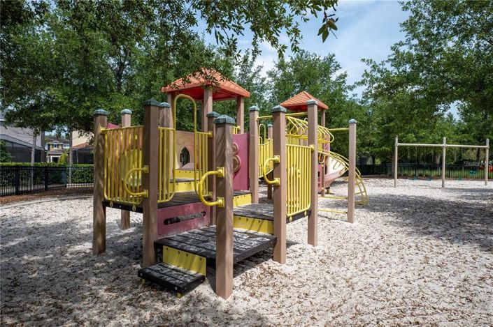 Image No.26-4 Bed Townhouse for sale