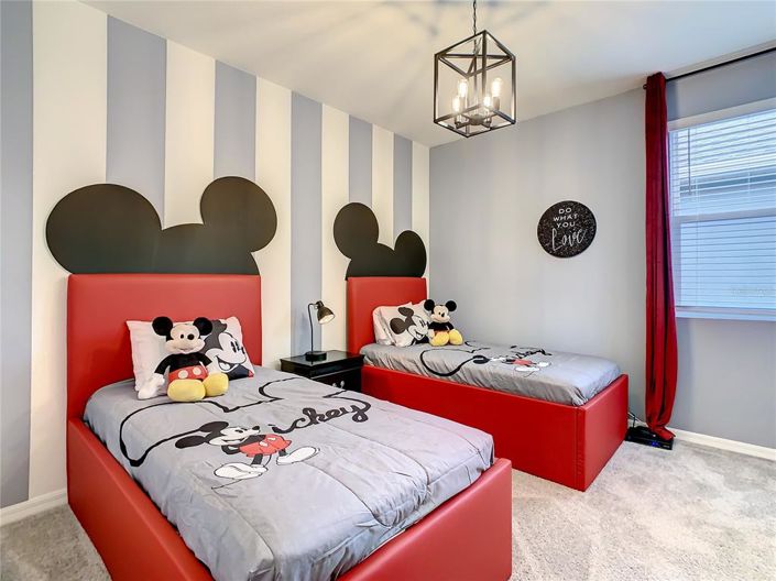 Image No.10-10 Bed Property for sale