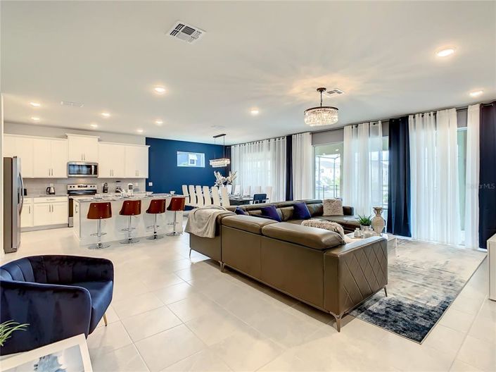 Image No.25-10 Bed Property for sale